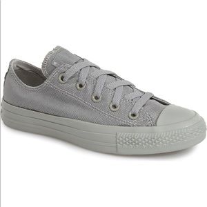 SOLD - Light grey converse